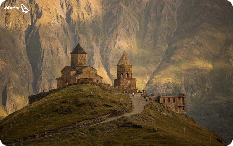 کلیسای تزیینی گرگتی؛ نگینی تاریخی بر فراز تپه‌های گوری